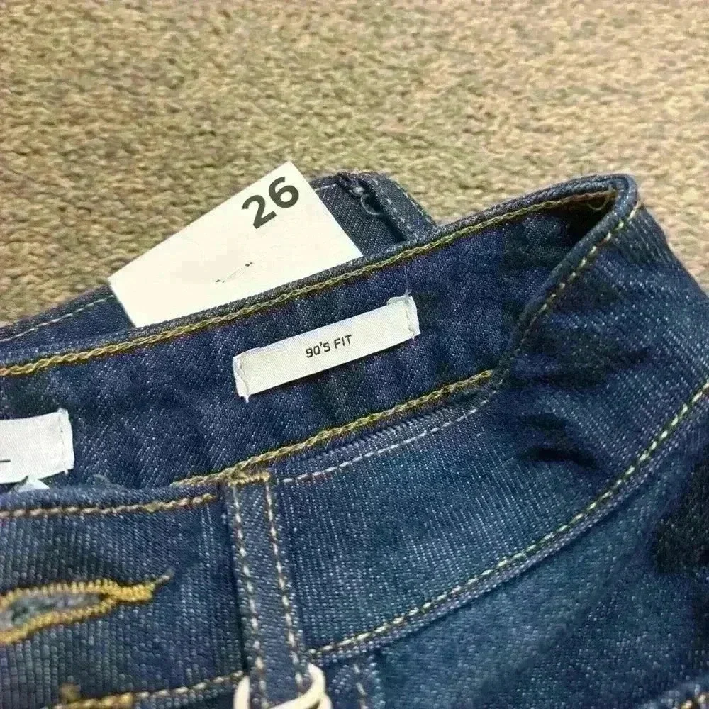 NWT Forever 21 Pinch Waist Loose Fit Relaxed Leg Dark Wash size 26 - Picture 4 of 6